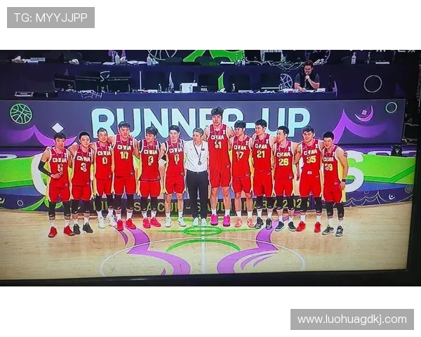 篮球点燃青春梦想凝聚团队力量书写拼搏与荣耀的新篇章 篮球点燃青春梦想凝聚团队力量书写拼搏与荣耀的新篇章