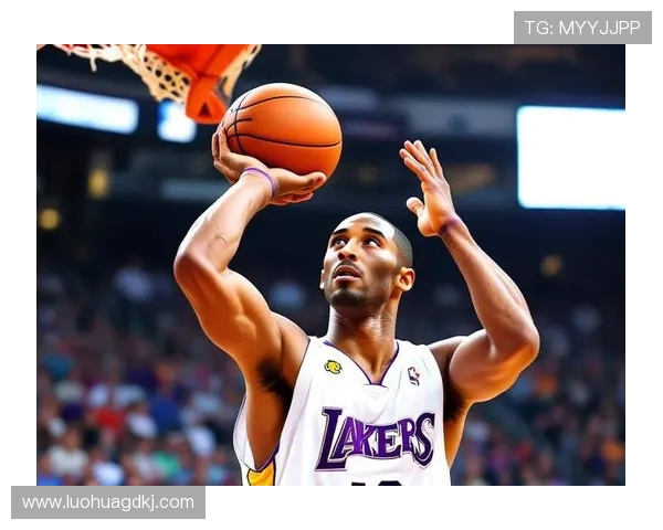 聚焦球场巨星成长之路：探寻篮球运动员传奇故事与荣耀时刻新篇章