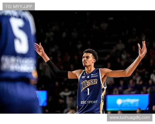 篮球巨星的成长之路 从少年梦想到巅峰荣耀的传奇历程