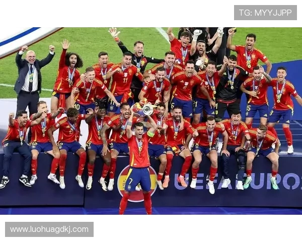 足球竞技与文化的融合探讨：全球足坛发展趋势与未来展望