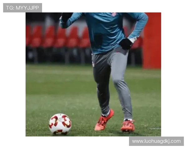 克罗斯：从足球天才到战术大师的华丽转身与不懈追求